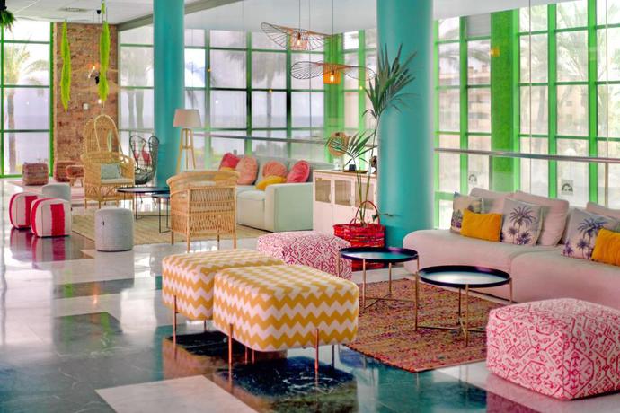 Imagen de los interiores del Hotel Holiday World Riwo Affiliated By Melia. Foto 20