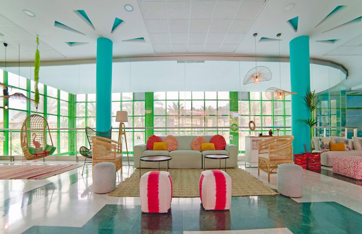 Imagen de los interiores del Hotel Holiday World Riwo Affiliated By Melia. Foto 17