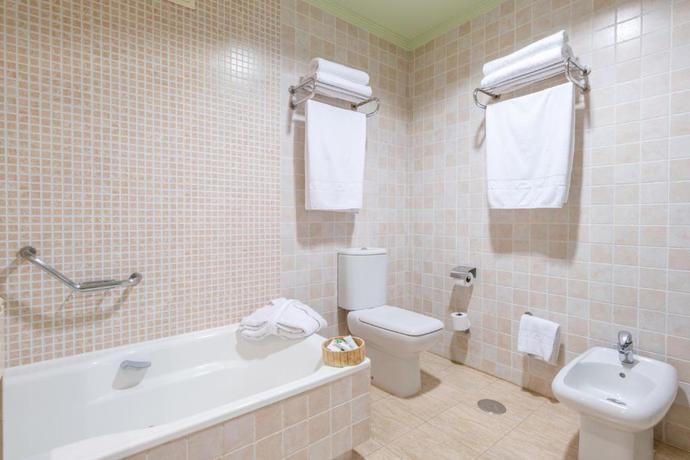 Imagen de la habitación del Hotel Holiday World Riwo. Foto 18