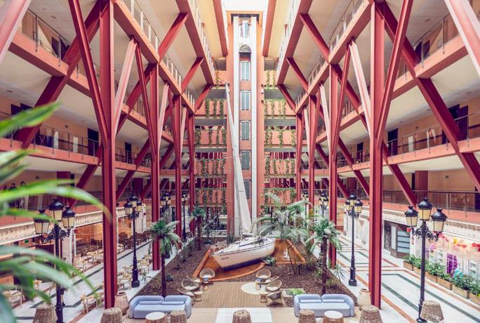 Imagen de los interiores del Hotel Holiday World Village Affiliated by Meli&aacute;. Foto 7