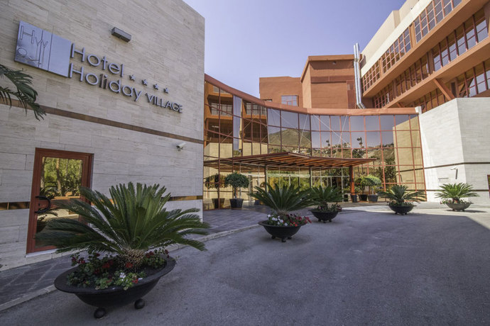 Imagen general del Hotel Holiday World Village. Foto 8