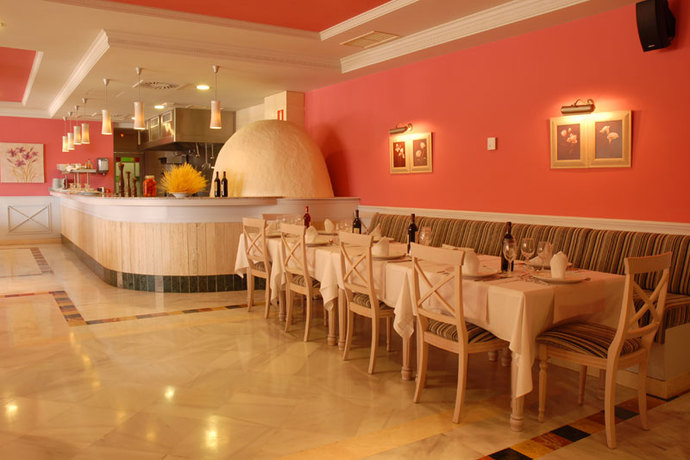 Imagen general del Hotel Holiday World Village. Foto 5