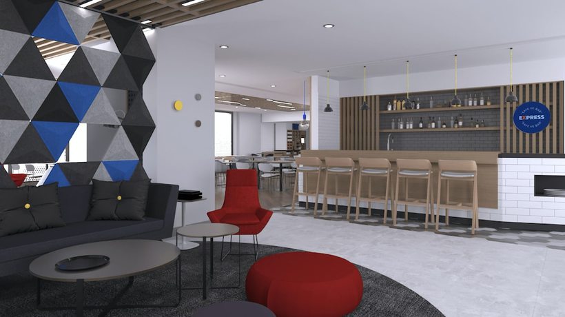 Imagen de los interiores del Hotel Holiday İnn Express Ankara-Airport. Foto 11