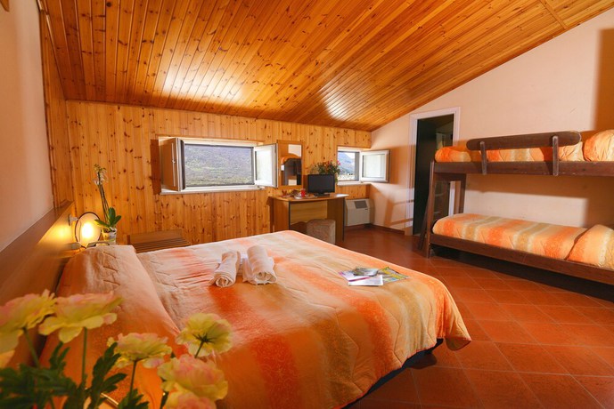 Imagen de la habitación del Hotel Holidays, Barrea. Foto 6