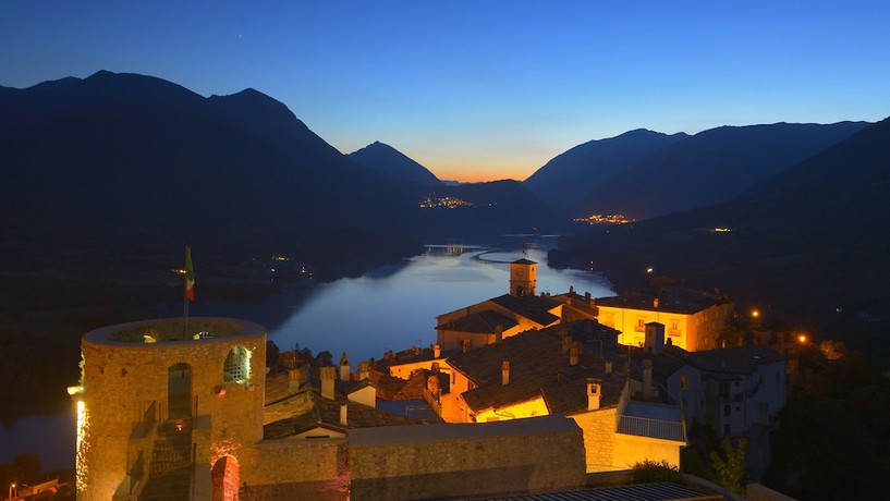 Imagen de los exteriores del Hotel Holidays, Barrea. Foto 13