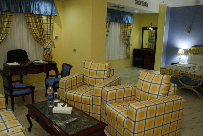 Imagen de los interiores del Hotel Holidays Express. Foto 11