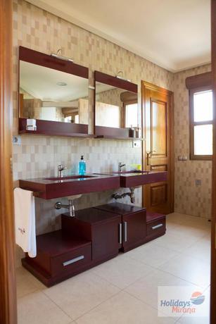 Imagen de la habitación del Hotel Holidays Mirana. Foto 12