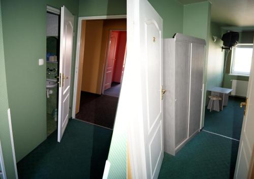 Imagen de la habitación del Hotel Holidays, Słubice. Foto 15