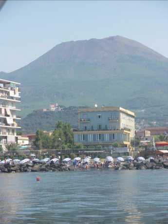 Imagen de los exteriores del Hotel Holidays, Torre del Greco. Foto 18