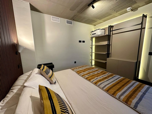 Imagen de la habitación del Hotel Holidays2Malaga Bubu Apartments. Foto 3