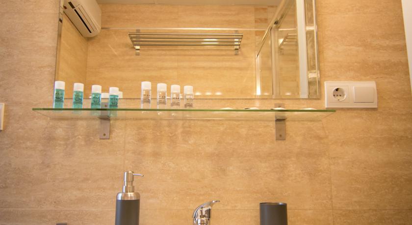 Imagen general del Hotel Holidays2malaga Comfort Apartments. Foto 4