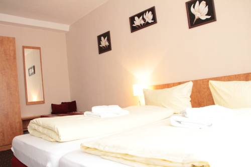 Imagen de la habitación del Hotel Holl. Foto 13