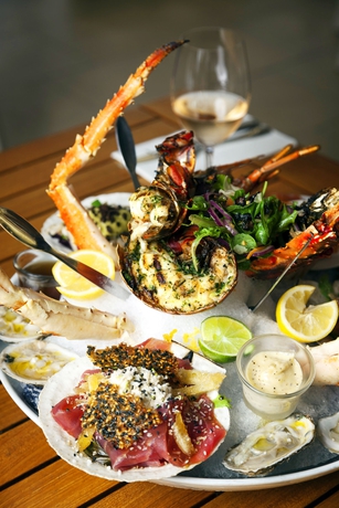 Imagen del bar/restaurante del Hotel Holland House Beach. Foto 5