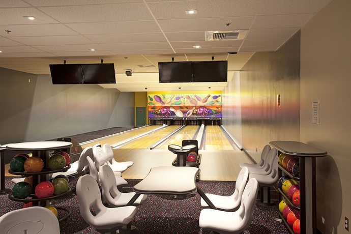 Imagen de los interiores del Hotel Holland Inn and Suites. Foto 15