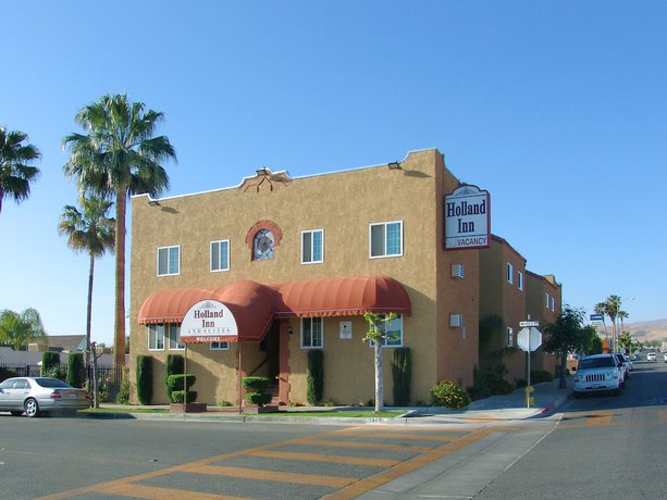 Imagen general del Hotel Holland Inn and Suites. Foto 1