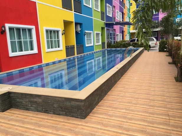 Imagen de la piscina del Hotel Holland Resort Phuket. Foto 18