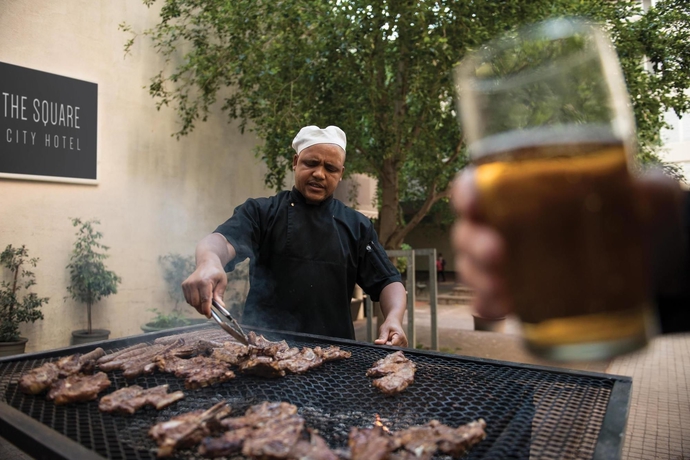 Imagen del bar/restaurante del Hotel Hollow On The Square City. Foto 8