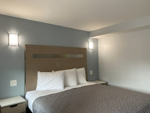 Imagen de la habitación del Hotel Holly Hill Motel. Foto 5
