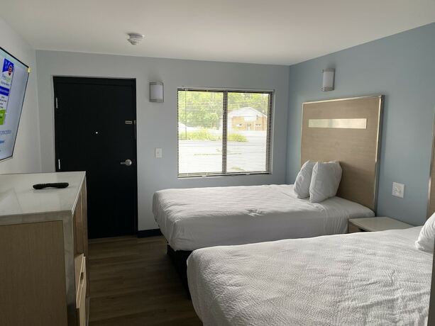 Imagen de la habitación del Hotel Holly Hill Motel. Foto 7