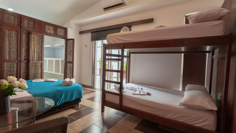 Imagen de la habitación del Hotel Hollywood Beach Suite. Foto 13