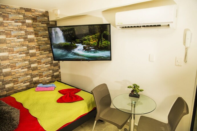 Imagen de la habitación del Hotel Hollywood Beach Suite. Foto 32