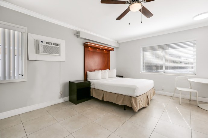 Imagen de la habitación del Hotel Hollywood Beachs. Foto 2