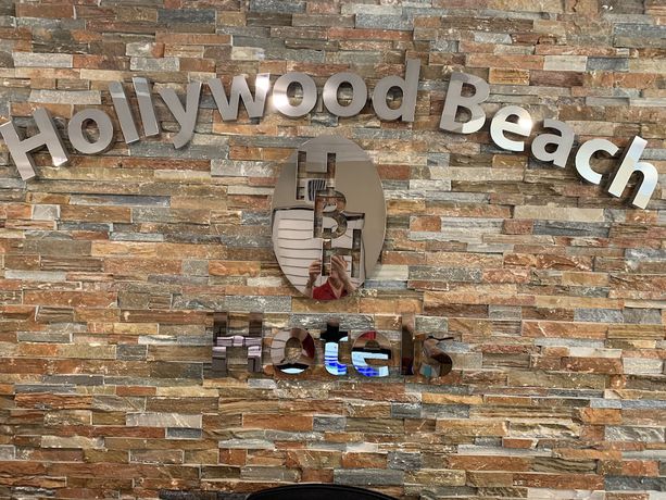 Imagen de los interiores del Hotel Hollywood Beachs. Foto 18