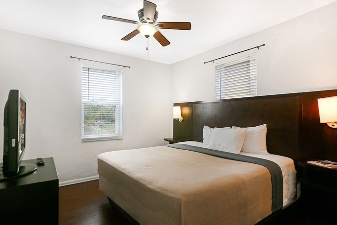 Imagen de la habitación del Hotel Hollywood Beachs. Foto 4