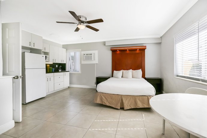 Imagen de la habitación del Hotel Hollywood Beachs. Foto 11