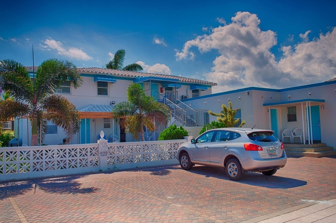 Imagen de los exteriores del Hotel Hollywood Beachside Boutique Suites. Foto 10