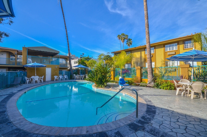 Imagen de la piscina del Hotel Hollywood City Inn. Foto 7