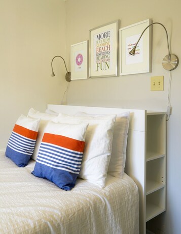 Imagen de la habitación del Hotel Hollywood Cottages. Foto 22