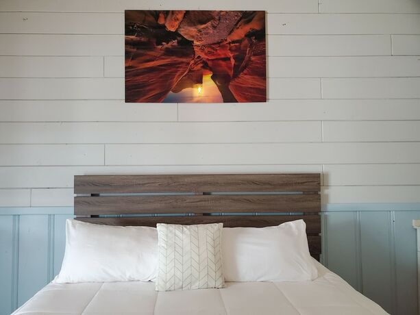 Imagen de la habitación del Hotel Hollywood Gardens Inn and Suites. Foto 11