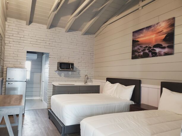 Imagen de la habitación del Hotel Hollywood Gardens Inn and Suites. Foto 15