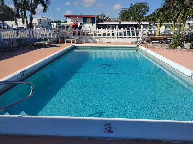 Imagen general del Hotel Hollywood Gardens Inn and Suites. Foto 9