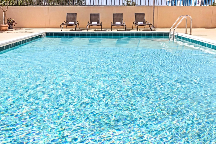 Imagen de la piscina del Hotel Hollywood Hotel Ft Lauderdale Airport Cruise Port. Foto 16