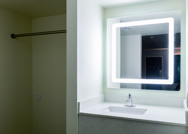 Imagen de la habitación del Hotel Hollywood Inn Express Lax. Foto 8