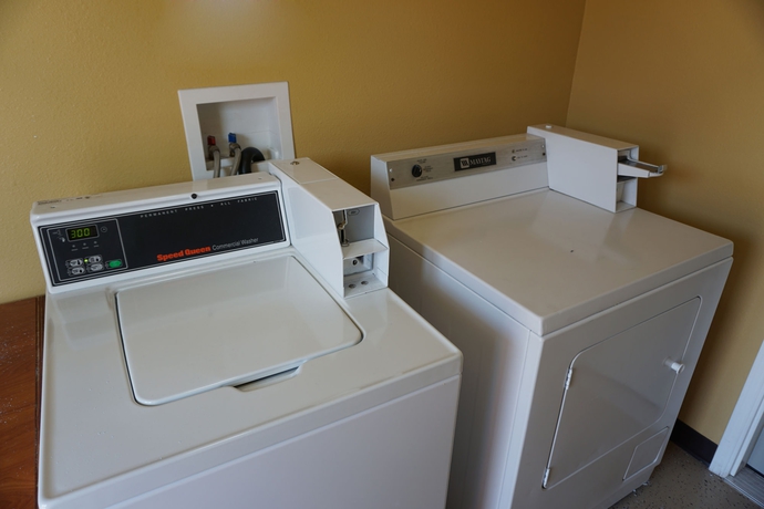 Imagen de los interiores del Hotel Hollywood Inn Express South. Foto 15