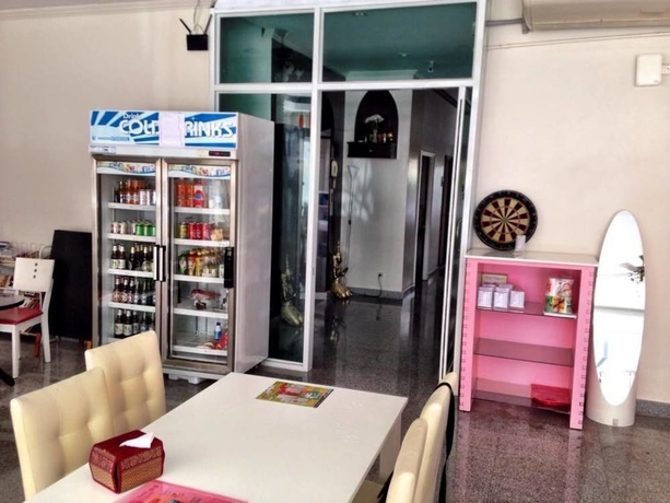 Imagen del bar/restaurante del Hotel Hollywood Inn Love. Foto 1