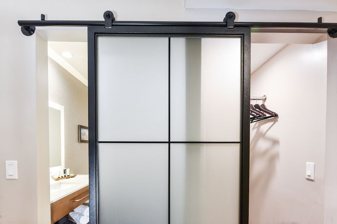 Imagen de la habitación del Hotel Hollywood Inn Suites Hotel. Foto 9