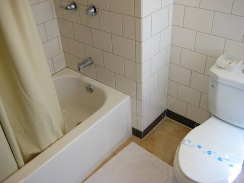 Imagen de la habitación del Hotel Hollywood La Brea Inn. Foto 3