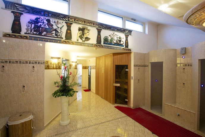 Imagen de la piscina del Hotel Hollywood Media. Foto 15