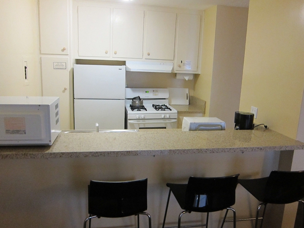 Imagen de la habitación del Hotel Hollywood Orchid Suites. Foto 6