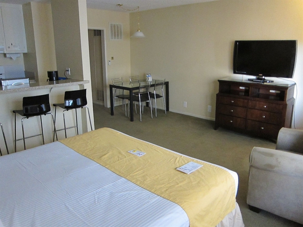 Imagen de la habitación del Hotel Hollywood Orchid Suites. Foto 8