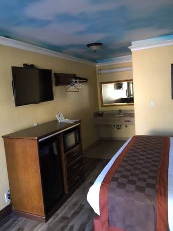 Imagen general del Hotel Hollywood Palms Inn and Suites. Foto 1