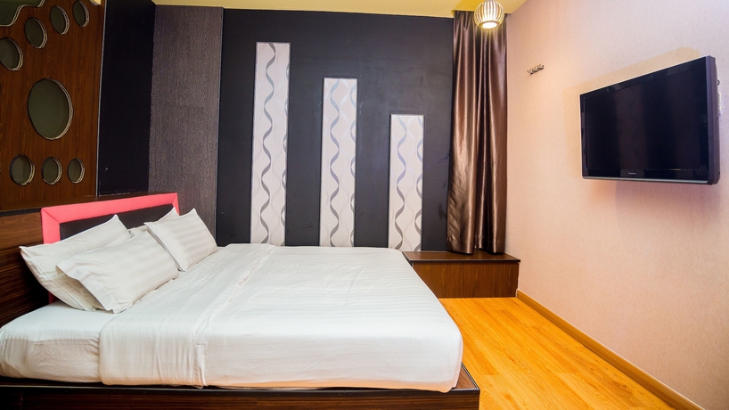 Imagen de la habitación del Hotel Holmes. Foto 7