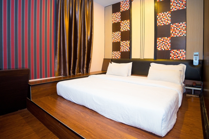 Imagen de la habitación del Hotel Holmes. Foto 9