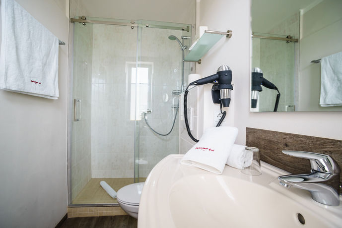 Imagen de la habitación del Hotel Holsteiner Hof. Foto 8