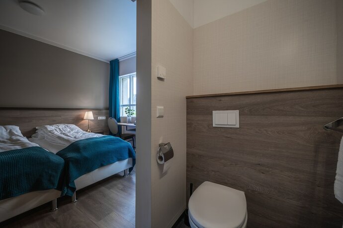 Imagen general del Hotel Holt Inn. Foto 6