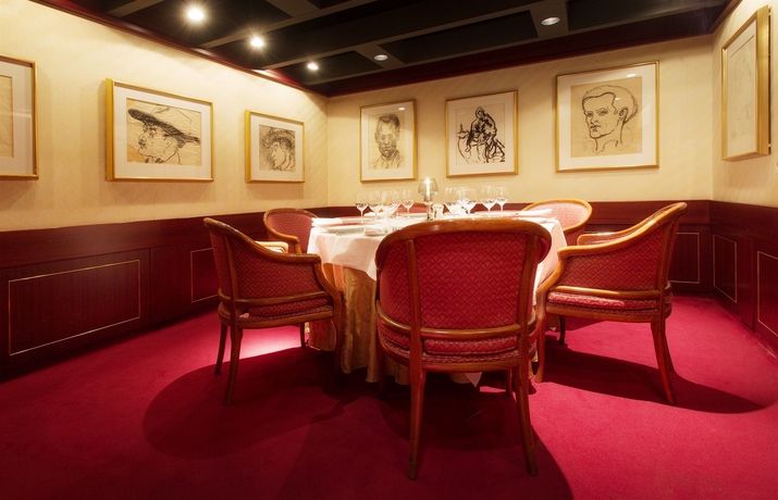 Imagen del bar/restaurante del Hotel Holt - The Art. Foto 2